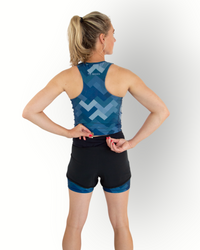 Women 2-layer stretch short in black with camo blue print